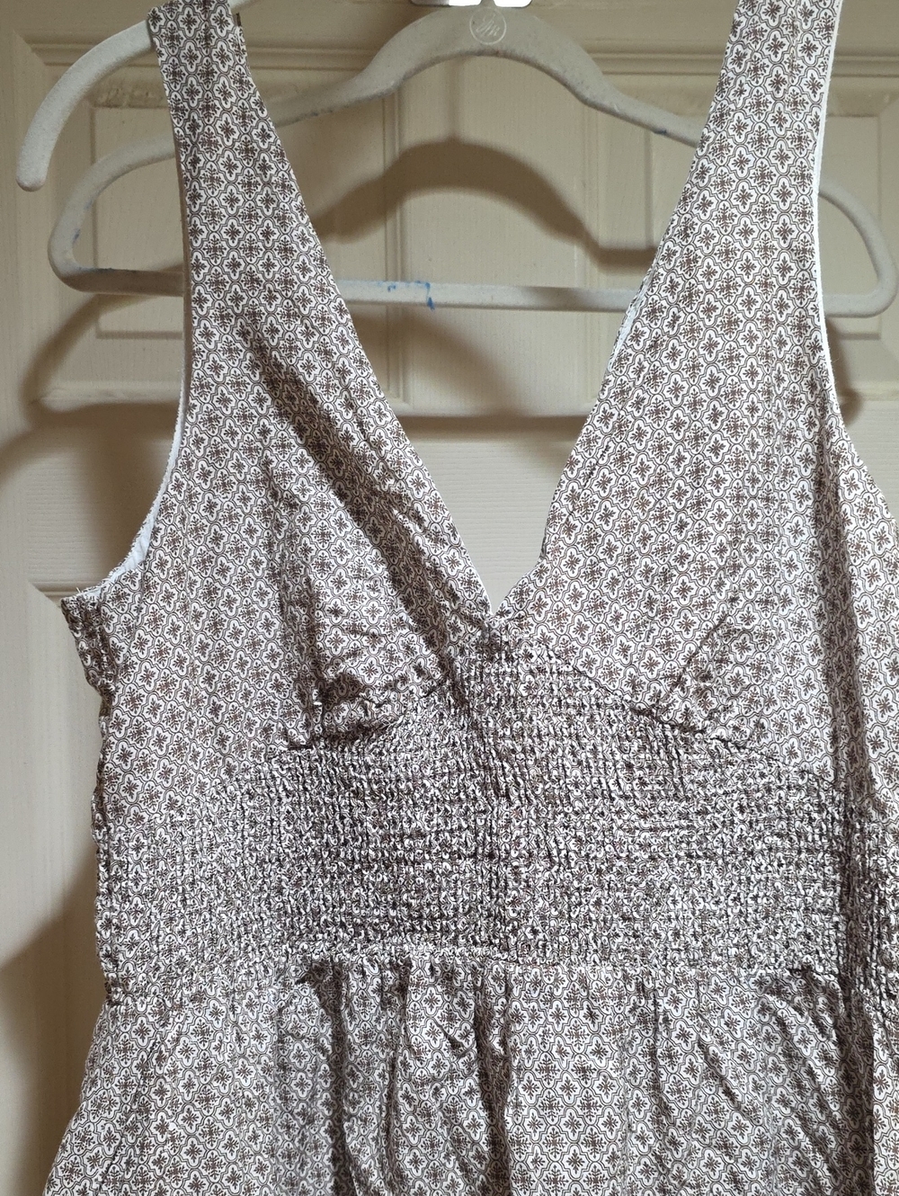 Rue21 Beige Brown Patterned V-Neck Smocked Sundress